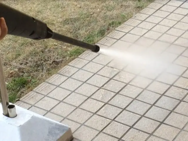 ☆★住まいに、格式ある輝きを──プレミアムハウスクリーニング☆★ベランダサービスの画像