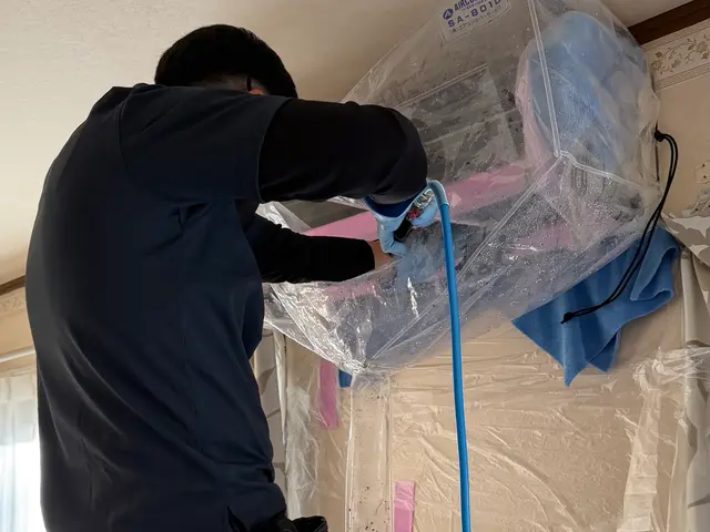 【店長の中橋が直接訪問！徹底カビ取り】追加料金なし◎安心の損害保険加入済みサービスの画像