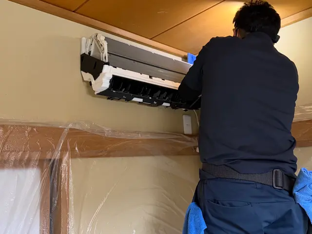 【店長の中橋が直接訪問！徹底カビ取り】追加料金なし◎安心の損害保険加入済みサービスの画像