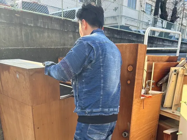 不用品回収の事ならお任せ下さい。2名で作業 女性スタッフ同行。キレイスッキリ！サービスの画像