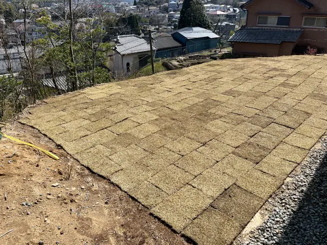 綺麗な天然芝施工◎施工後の雑草対策もお任せください！サービスの画像