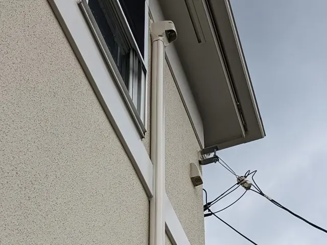 【業歴40年の実績】エアコン隠ぺい配管と取付工事を行っている職人です。サービスの画像