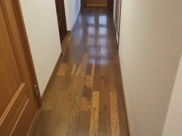 フローリングの補修、張り替えサービスの画像