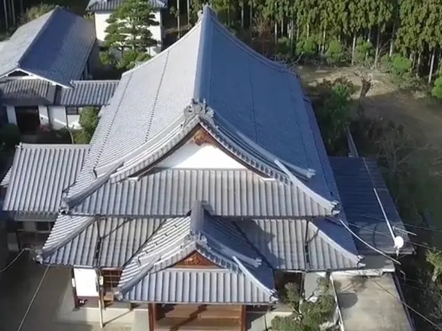 ◉女性スタッフ同行 ◉業界40年の一級かわらぶき技能士が施工致しますサービスの画像