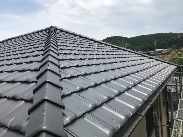 ◉女性スタッフ同行 ◉業界40年の一級かわらぶき技能士が施工致しますサービスの画像