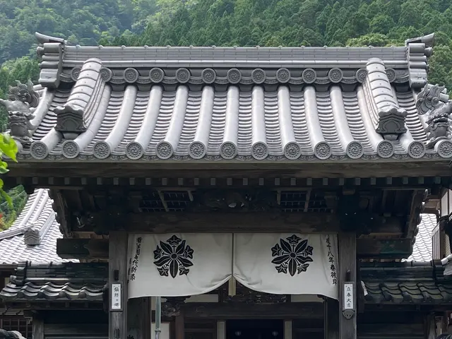 ◉女性スタッフ同行 ◉業界40年の一級かわらぶき技能士が施工致しますサービスの画像