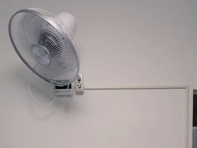 脱衣所・キッチン・寝室に大人気！壁掛けにする事によって景観◎サービスの画像