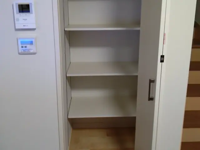 経験豊富な大工が丁寧に取付します。◆手軽に頼んでうれしい満足。サービスの画像