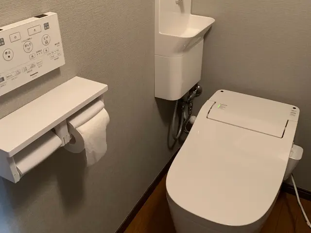 【処分込み】一般トイレ、タンクレスタイプの交換ならお任せ下さい！お問合せ下さいサービスの画像