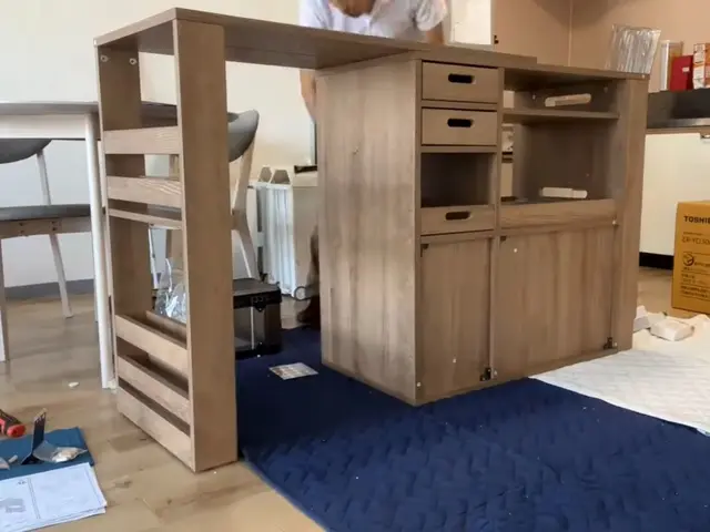 明るく誠実な家具組み立て｜養生マット使用｜損害保険加入｜組み立て途中からでも対応サービスの画像