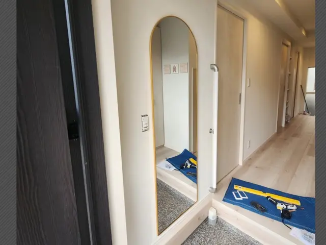 ミラーキャビネット、室内鏡（ミラー）、絵フレーム、家具の取り付け・墨田区から～!サービスの画像