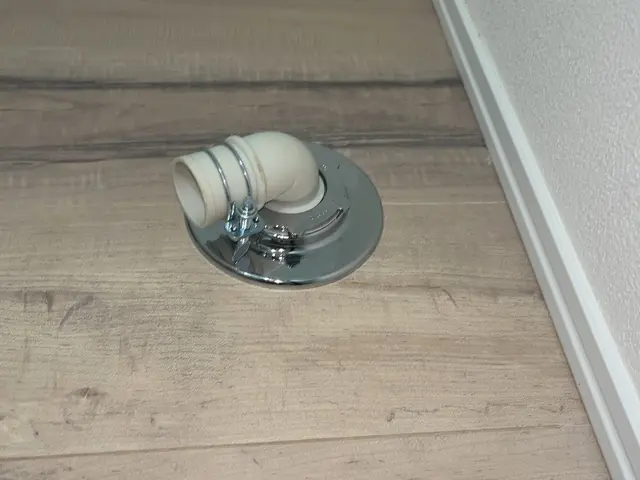 洗濯機パン取付・交換お任せ下さい！外置き洗濯機を室内移動可能◎サービスの画像