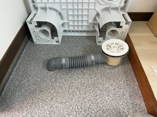 洗濯機パン取付・交換お任せ下さい！外置き洗濯機を室内移動可能◎サービスの画像