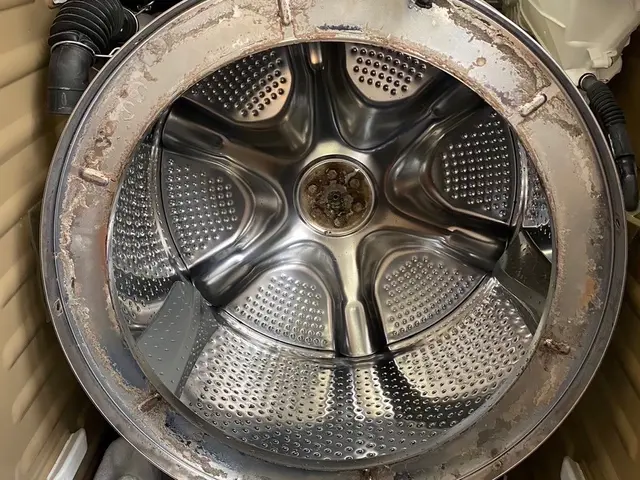 ドラム式洗濯機清掃！作業外注なし、すべて自社で対応！損害保険加入済みサービスの画像