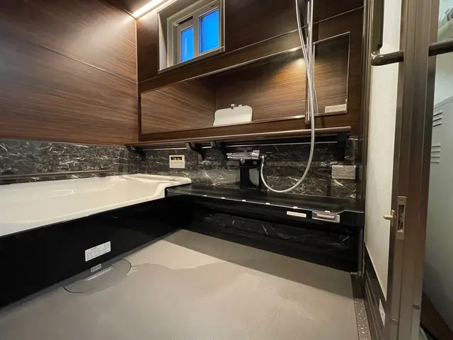 浴室改修工事　タイルからシステムバスでもシステムバスからシステムバスでも対応可。サービスの画像