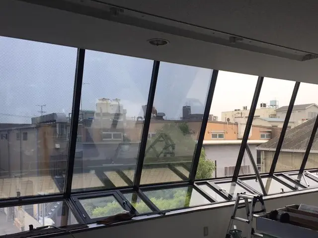 【土日、大型連休OK!】抗菌、抗ウイルスフィルムあります。サービスの画像