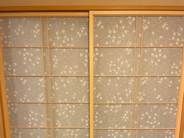 種類豊富にお客様に合った障子紙を提供！襖、障子、網戸の張り替えセット割引実施中！サービスの画像