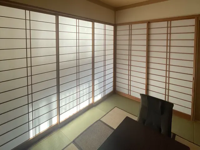 種類豊富にお客様に合った障子紙を提供！襖、障子、網戸の張り替えセット割引実施中！サービスの画像
