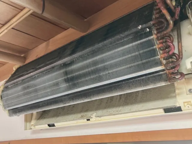 ファン分解でしっかり分解、隅々まで洗浄！ご希望の方まずはお問い合わせください！！サービスの画像