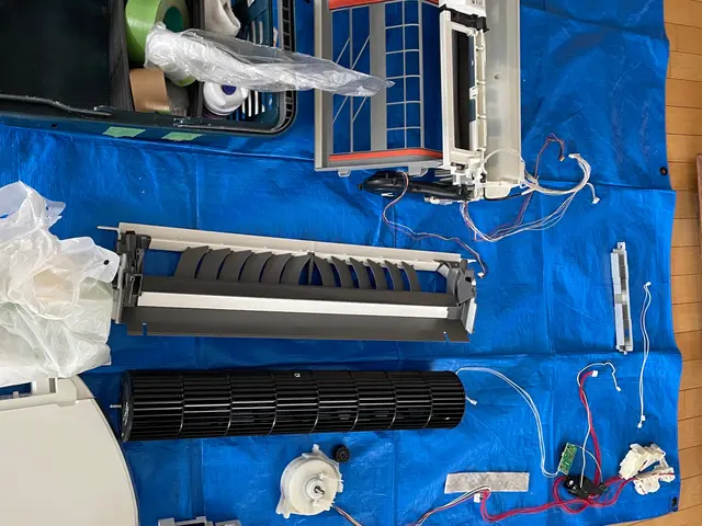 アレルギーの方は【特に】背抜き完全分解せんとアカンです！(最低でもファン抜き)サービスの画像