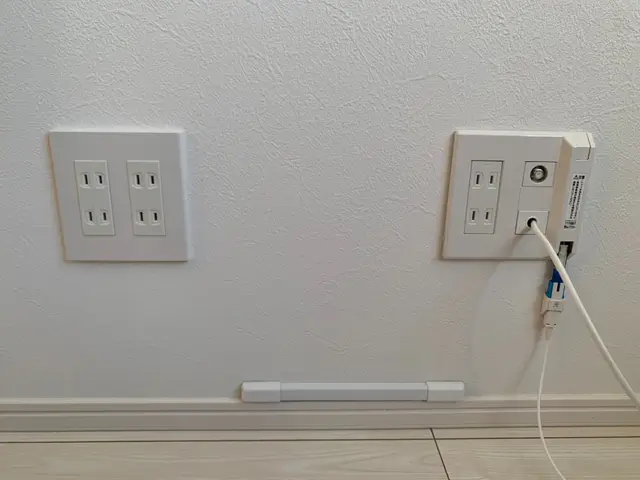 コンセント交換・増設・移設サービスの画像