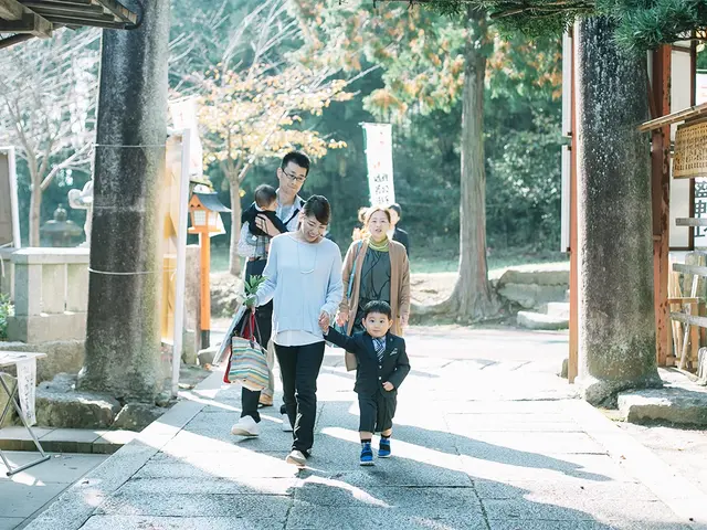 【福岡で家族写真】女性カメラマンがご希望の場所へお伺いいたします