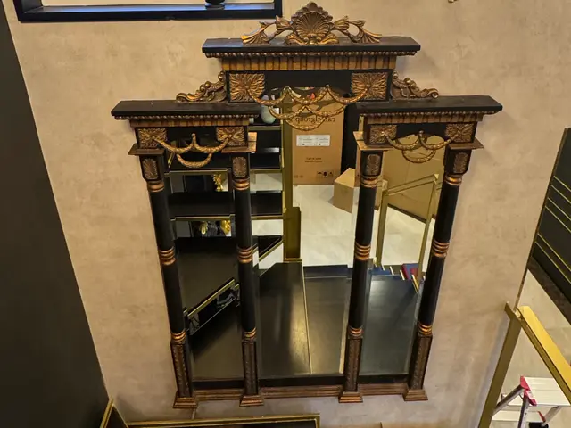 【関西】★金賞店舗★ 「壁掛けミラー」のみ対応可能！浴室・糊付け・超大型は不可。サービスの画像