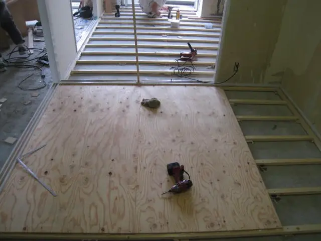 【大工直営】経験豊富な大工が迅速丁寧にフローリングの作業をいたします！サービスの画像