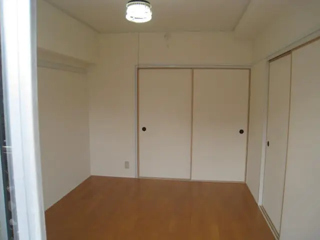 【大工直営】経験豊富な大工が迅速丁寧にフローリングの作業をいたします！サービスの画像