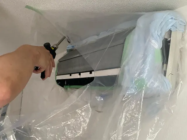 【損害保険加入済み】夫婦2人で伺います！安心・丁寧作業【お掃除機能付き対応不可】サービスの画像