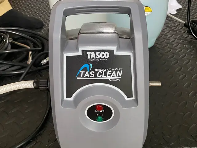 【損害保険加入済み】夫婦2人で伺います！安心・丁寧作業【お掃除機能付き対応不可】サービスの画像