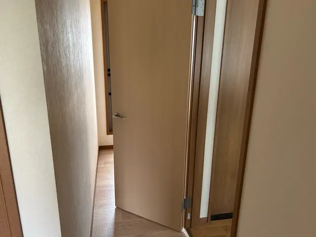 室内ドア(木部)リペア／補修サービスの画像