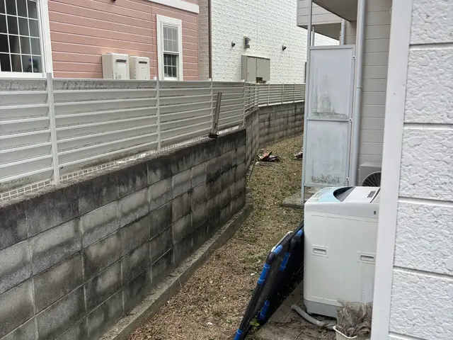 伸び放題のお庭も、プロの草刈りでスッキリ！立ち合いなしでも可能です！サービスの画像