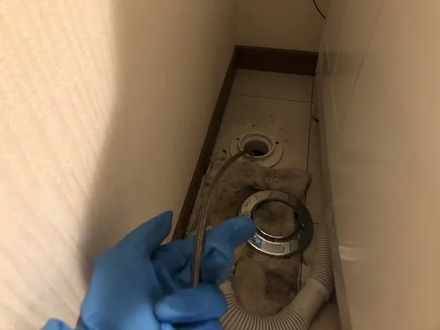 水の流れが悪い、臭う、私が解決します！徹底高圧洗浄！サービスの画像