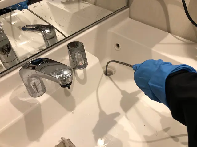 水の流れが悪い、臭う、私が解決します！徹底高圧洗浄！サービスの画像