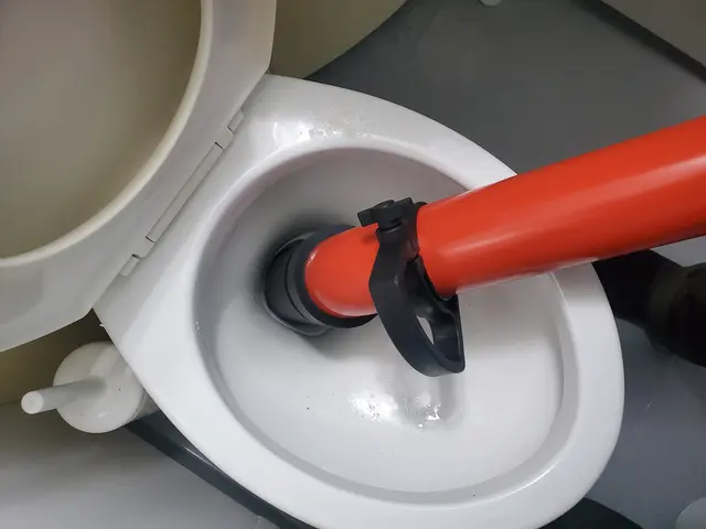 工賃8600円+材料代　トイレ、蛇口どんな水漏れでもご相談下さい！サービスの画像