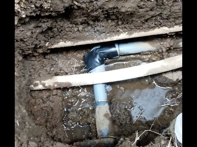 工賃8600円+材料代　トイレ、蛇口どんな水漏れでもご相談下さい！サービスの画像