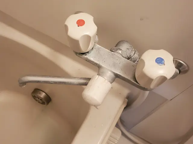 工賃8600円+材料代　トイレ、蛇口どんな水漏れでもご相談下さい！サービスの画像