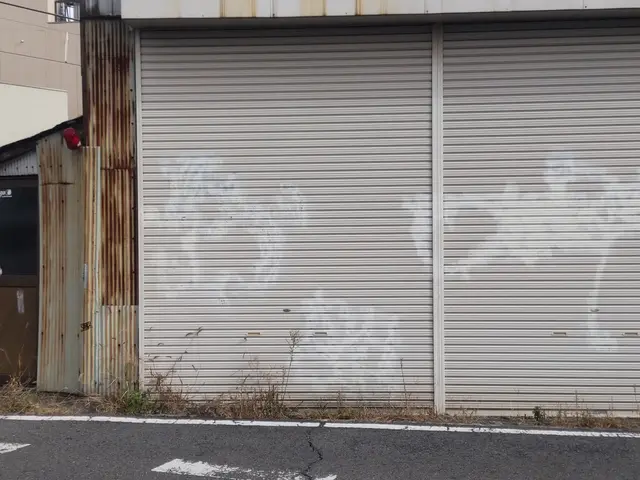 壁面　シャッターの落書き除去します！サービスの画像