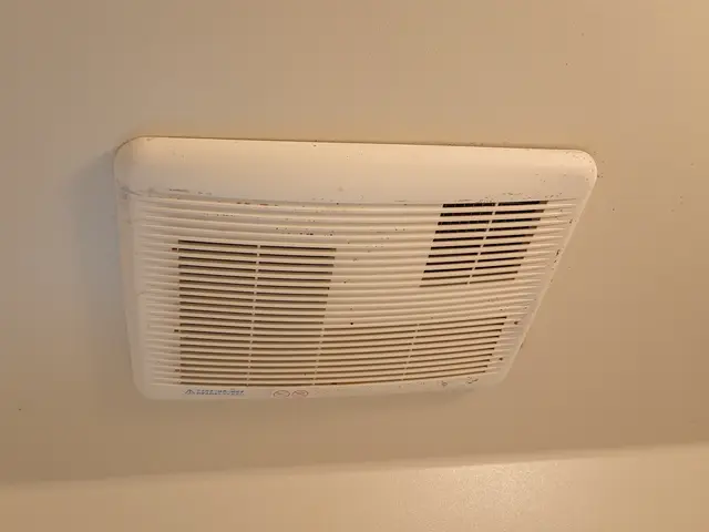 【時間外対応相談可】既存機器を後継機に交換／有資格者訪問サービスの画像