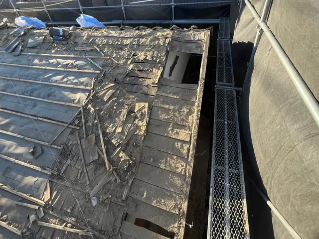 【職人歴10年】火災保険も対応します。お客様の家の屋根をしっかり直します！サービスの画像