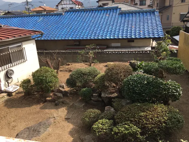 防草シートでしつこい雑草をシャットアウト！サービスの画像