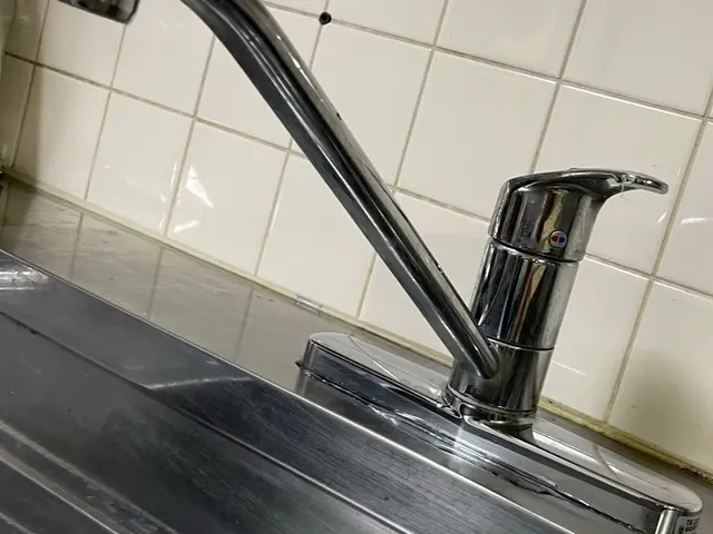 【水道蛇口交換専門店】安心工事保証付！キッチン蛇口交換は当店で！女性スタッフ同行サービスの画像