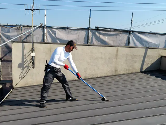 トタン屋根・ガルバニウム鋼板などの屋根塗装は中里塗装へサービスの画像