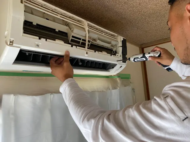 通常エアコン¥8500お掃除機能付き¥14000サービスの画像