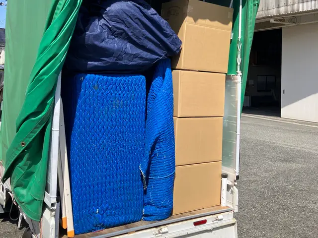 不用品回収2トン積み放題プランサービスの画像