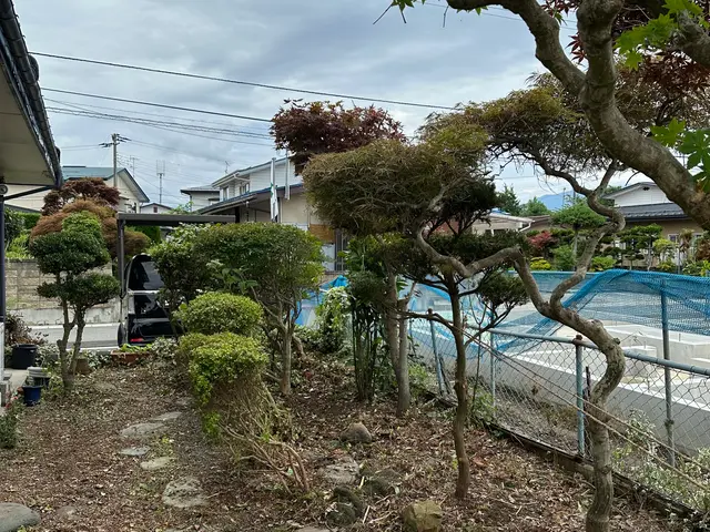 近隣への心配りを徹底！自社スタッフによる施工でジャングル状態も見違える仕上がりにサービスの画像