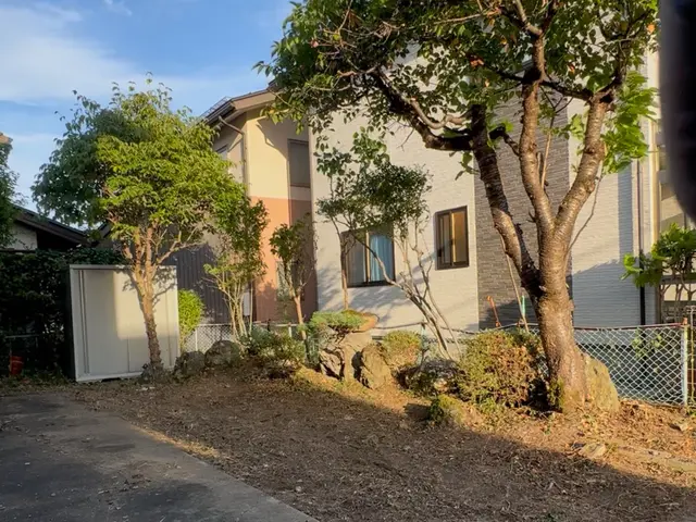 近隣への心配りを徹底！自社スタッフによる施工でジャングル状態も見違える仕上がりにサービスの画像