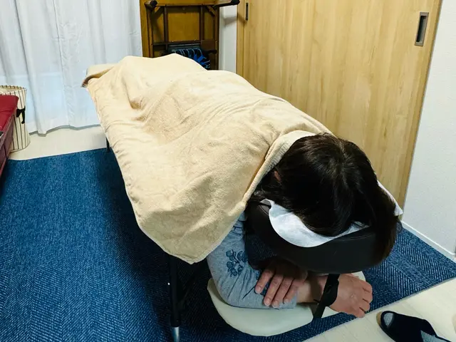 しなやかな本来の肩甲骨の動きを取り戻し骨格や凝り固まった筋肉をほぐすサービスの画像