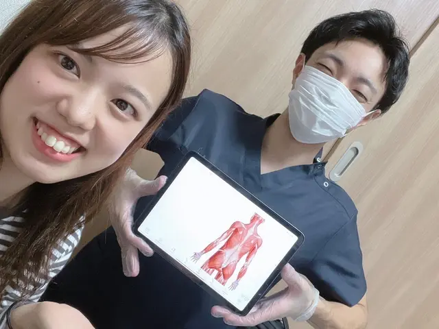 しなやかな本来の肩甲骨の動きを取り戻し骨格や凝り固まった筋肉をほぐすサービスの画像